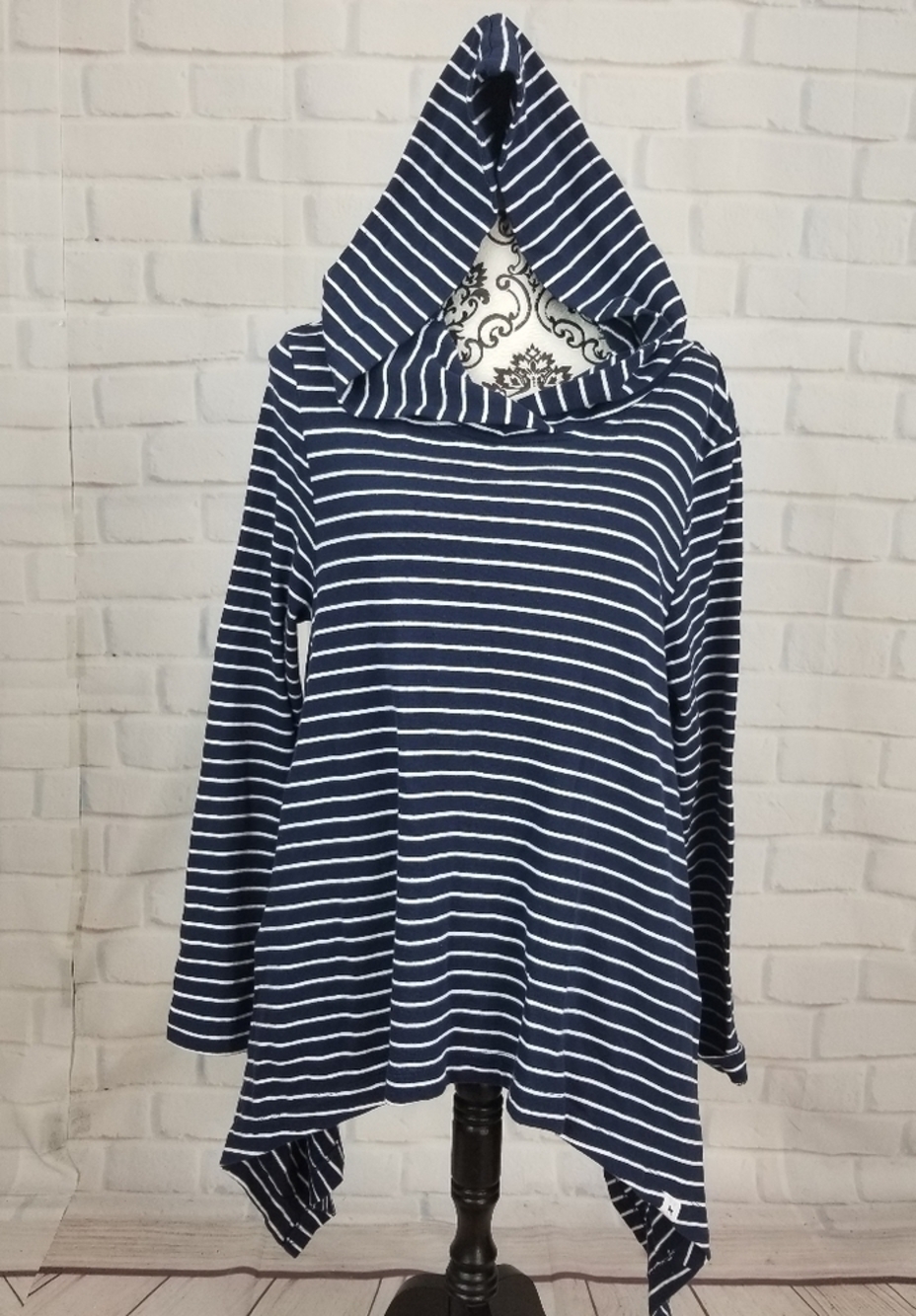 The Black Dog striped print hoodie pockets sz s